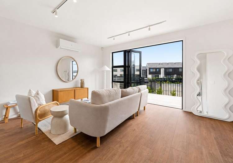 6/11A O'neills Road_5