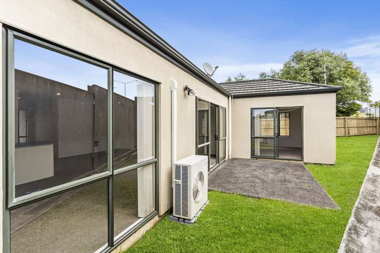 92 Bluebird Crescent Unsworth Heights_12