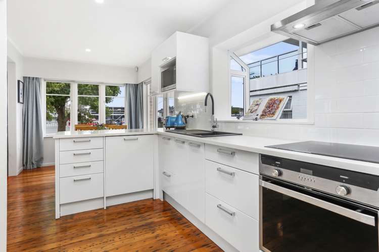 63 Church Road Mangere Bridge_10