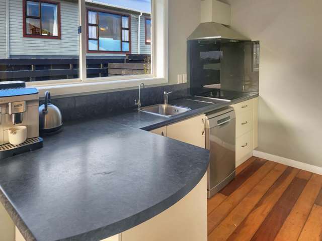 184 Whites Line East 1369_1