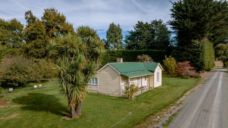 8 Roches Lane Lumsden Surrounds_17