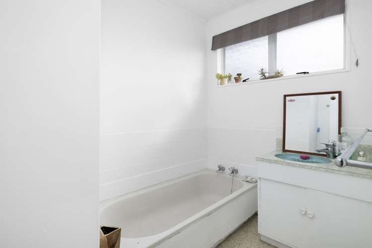 6 Yates Street Otaki Beach_10