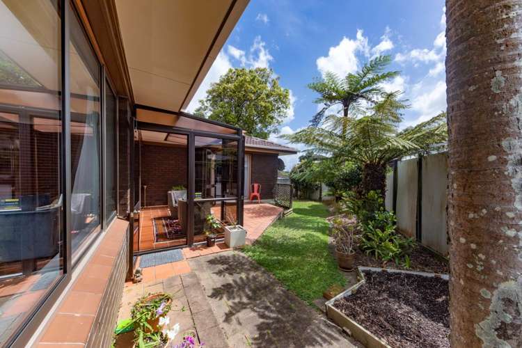 2/127 Golf Road Titirangi_12