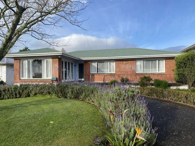 Charming 3 bedroom with office