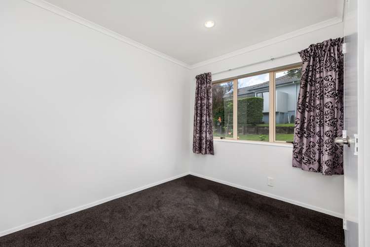 82 Rivervale Grove Stanmore Bay_22