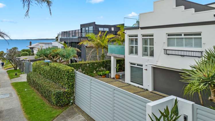 15 The Strand Takapuna_25