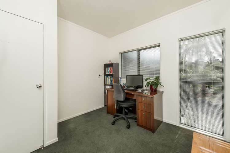 12 Kylie Court Clover Park_10