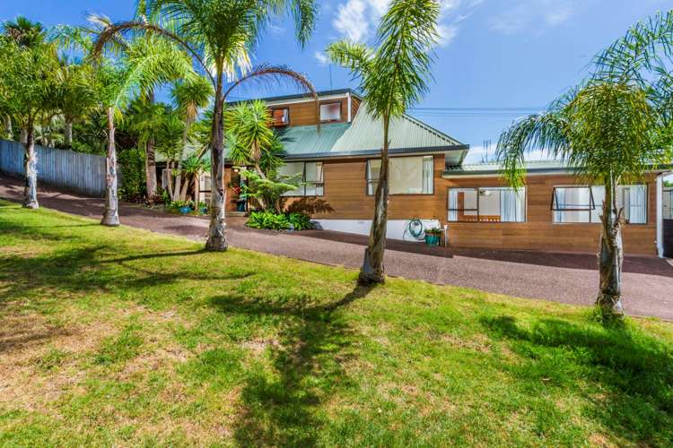 2/706 Beach Road Browns Bay_7