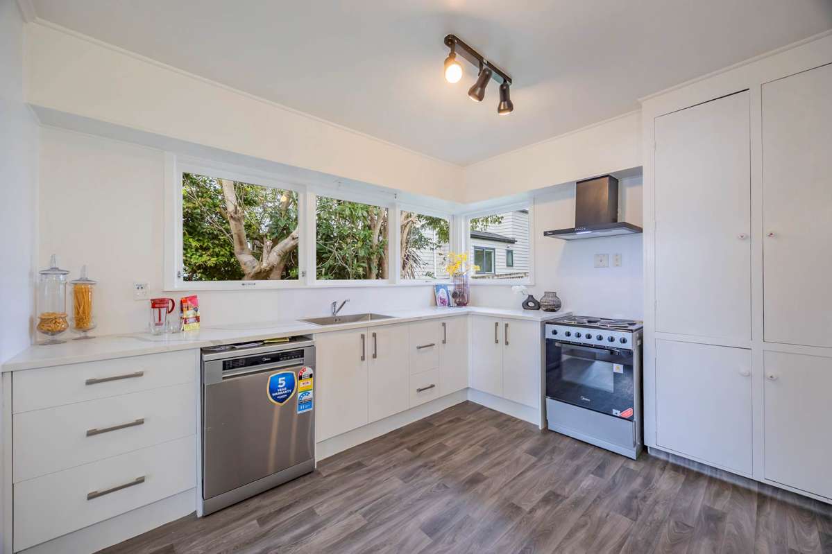 1/221 Wairau Road_5