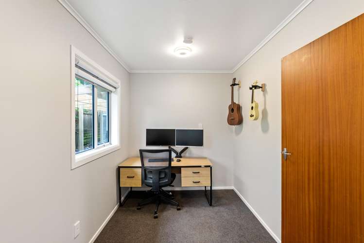 51 Winston Street Crofton Downs_13