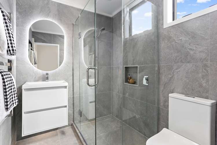13 Davita Place Farm Cove_15