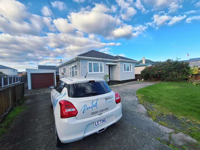 3-Bedroom Home in a Beautiful Location! PAPATOETOE