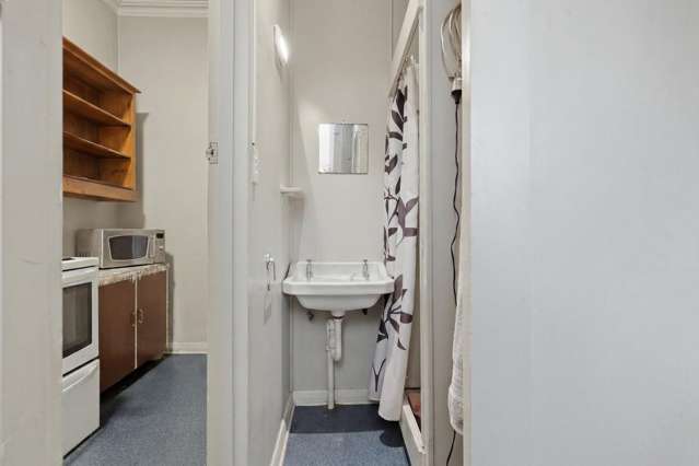 377 & 377A South Road Caversham_4