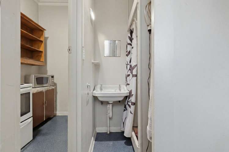 377 & 377A South Road Caversham_4