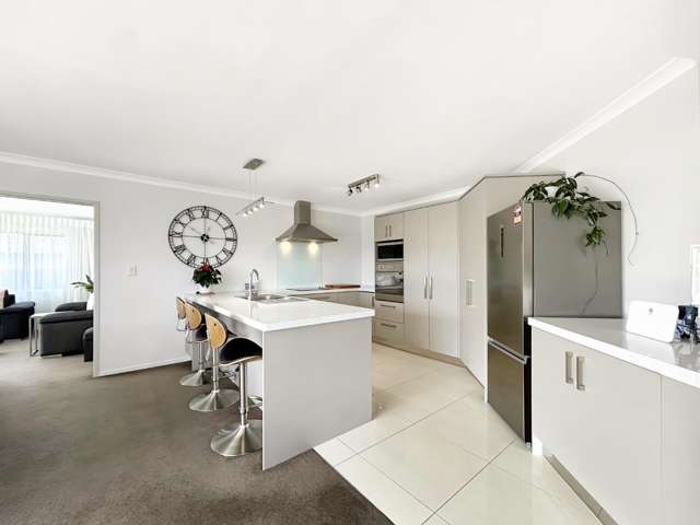 24 Coby Sydney Drive 10825_2