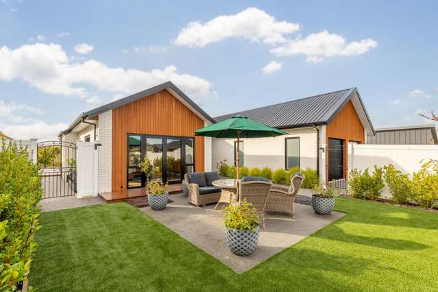 Bespoke living with wildlife views
