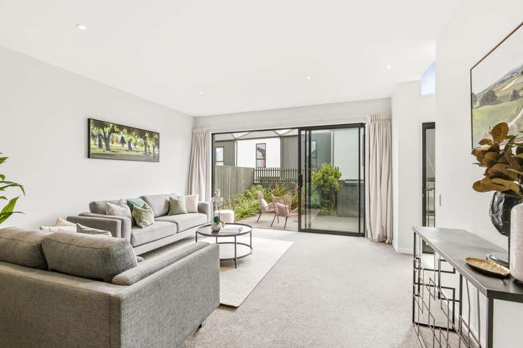 20/6 Oswald Crescent Paparangi_4