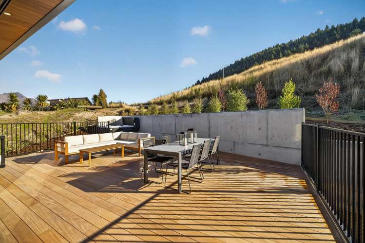 79 Middleton Road Queenstown Hill_12