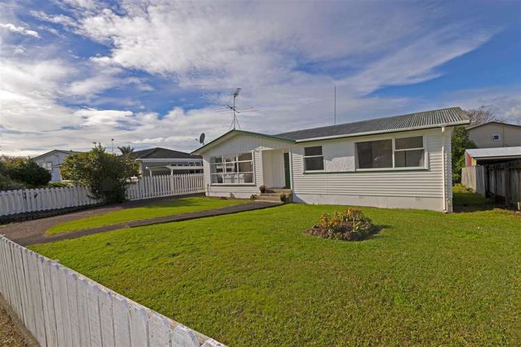 5 Bodi Place Te Atatu South_1