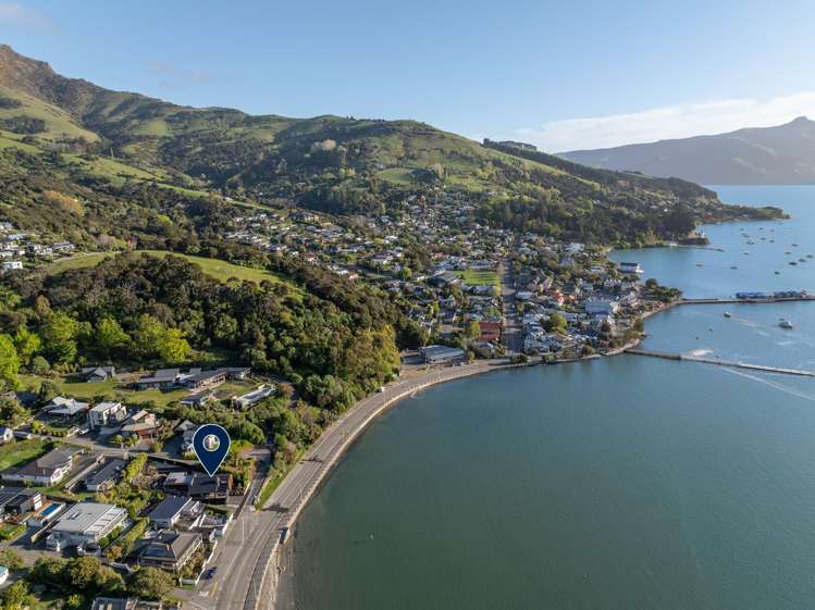 11 Beach Road Akaroa_40