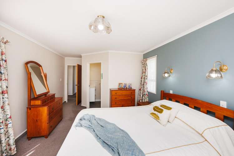 4 Tudor Grove Feilding_24