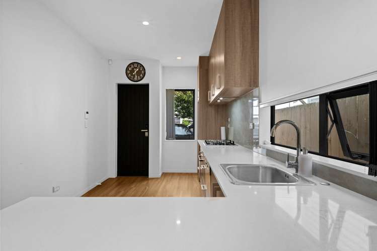 13 John Burn Road Takanini_15