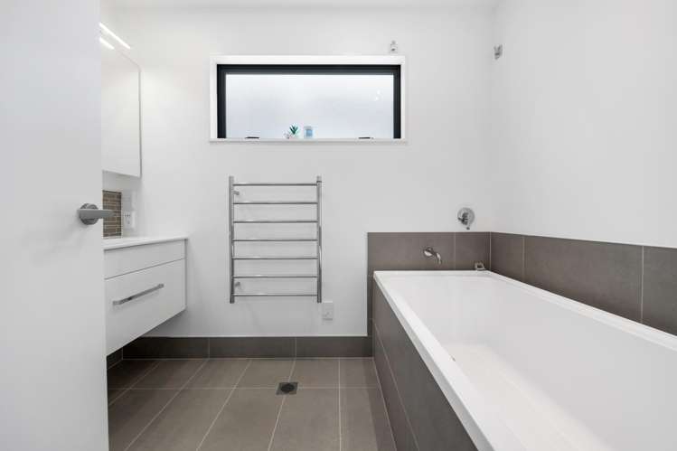 10 Whakaora Lane Flat Bush_11