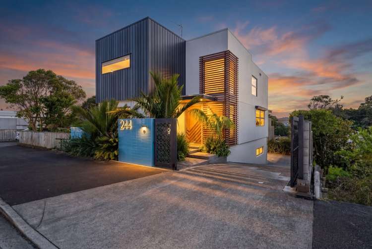 244 Devon Street West City Centre_1