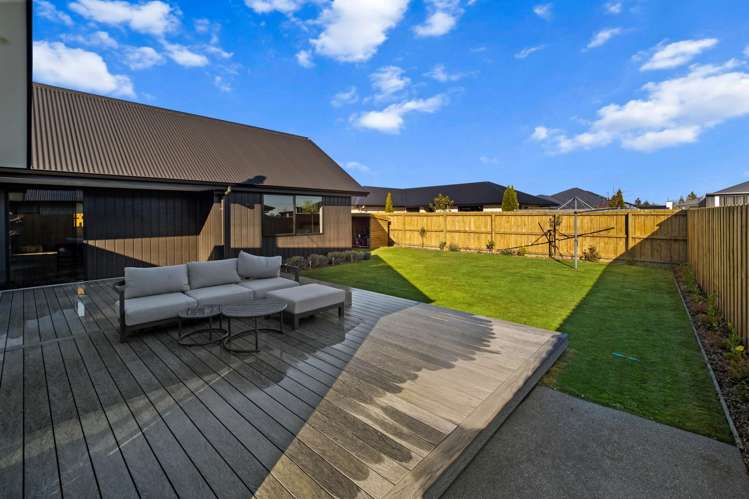 8 Redhaven Rise Netherby_26