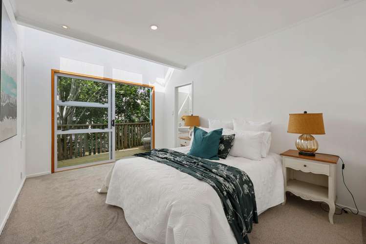 13 Seymour Road Mellons Bay_13