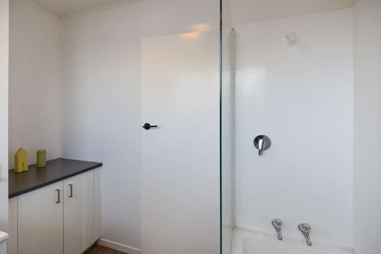 22 Bay Grove Pukehangi_15