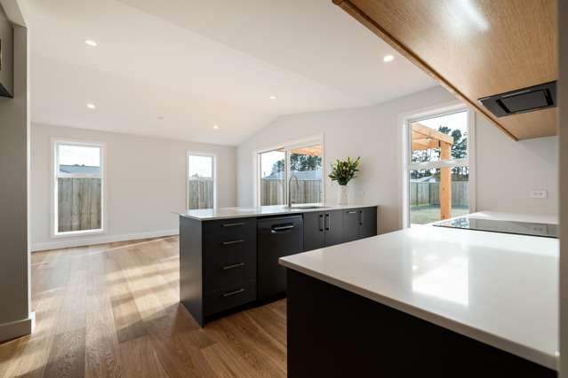27 Plover Avenue Amberley_4