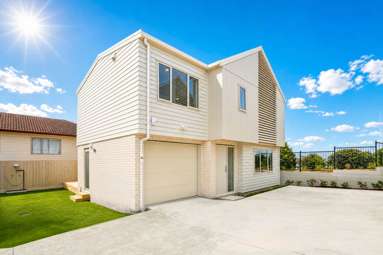 32 Glennandrew Drive_1