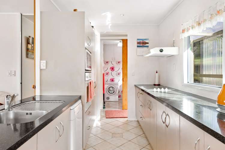 253 Laingholm Drive Titirangi_6