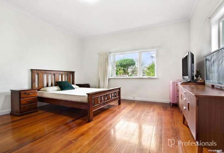 37 Titirangi Road New Lynn_7