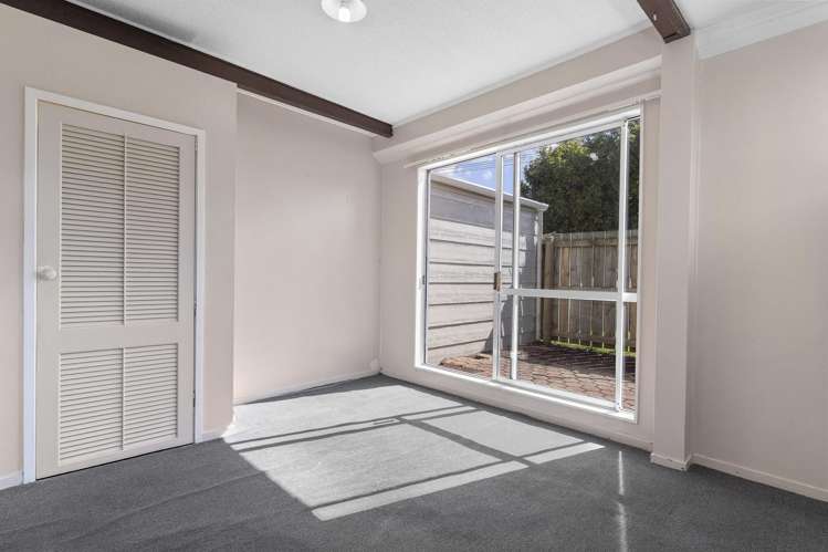 1 and 2/49 Orams Road, Manukau Hill Park_9