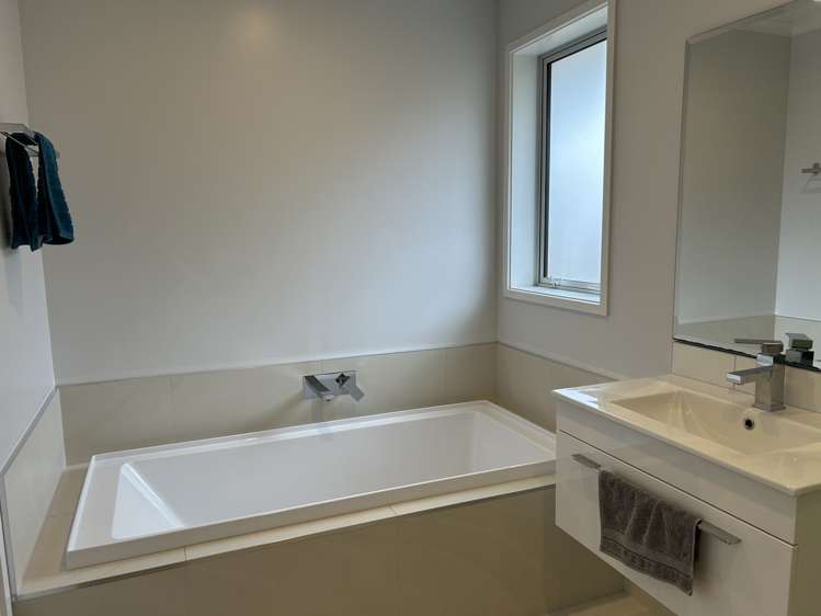 4 Wiersma Lane Wigram_12