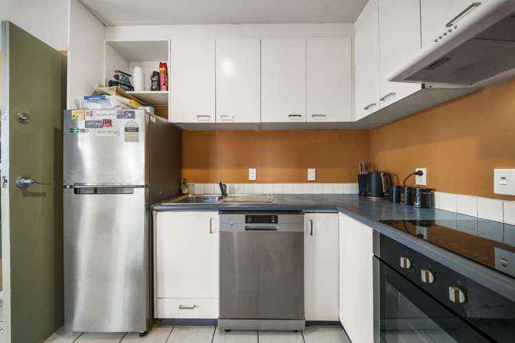 2A/10 Crown Lynn Place_5