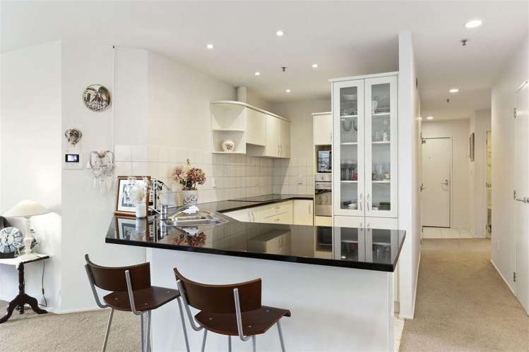 4a/171 Hurstmere Road Takapuna_4