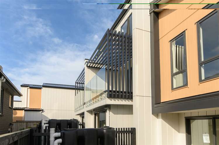 5/11 Scanlen Terrace Kelston_13