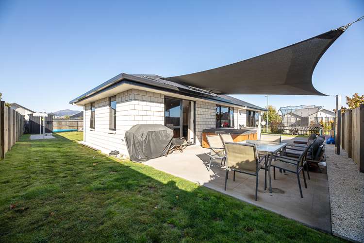 1 Hurricane Way Burleigh_21