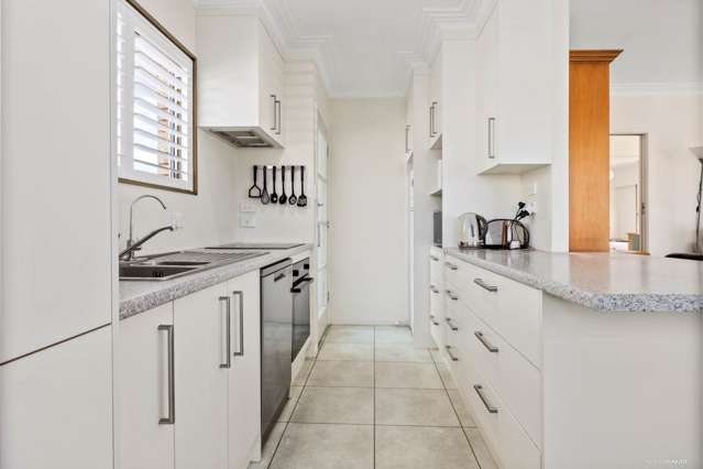 1/6 Melanie Place Orewa_4