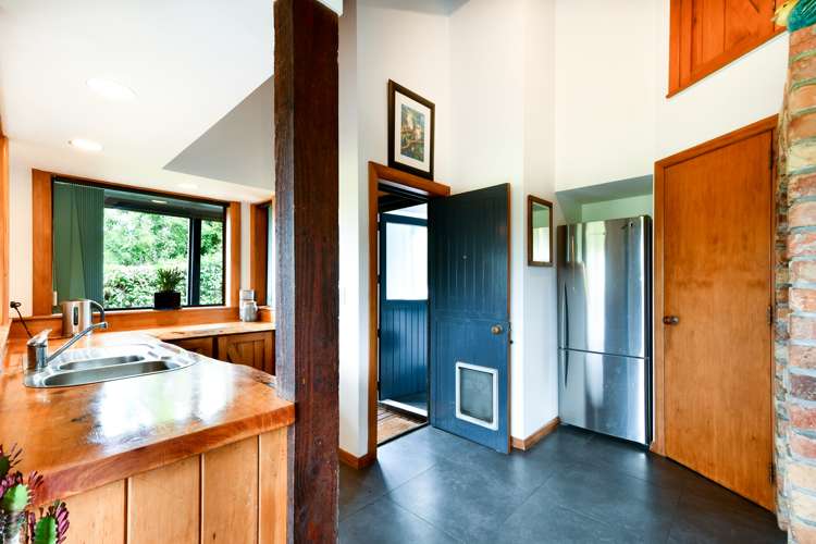 49 Waitakere Road Waitakere_7