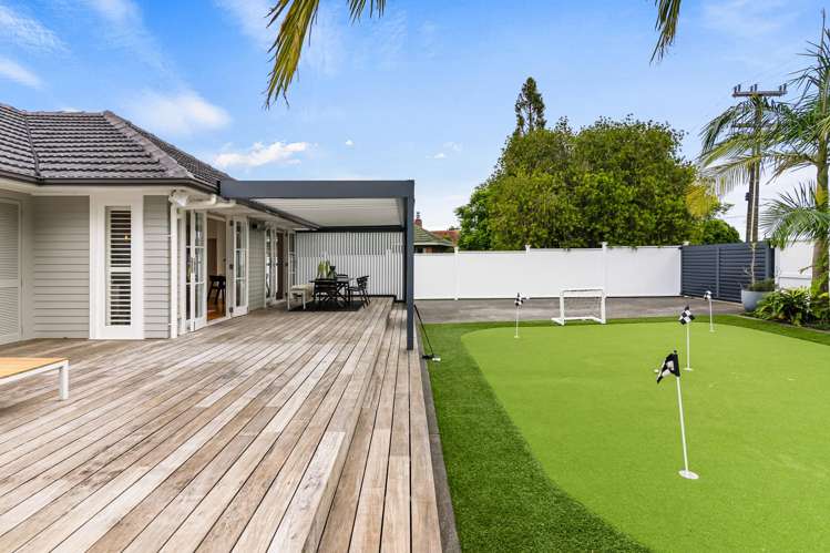 76 Neil Avenue Te Atatu Peninsula_17