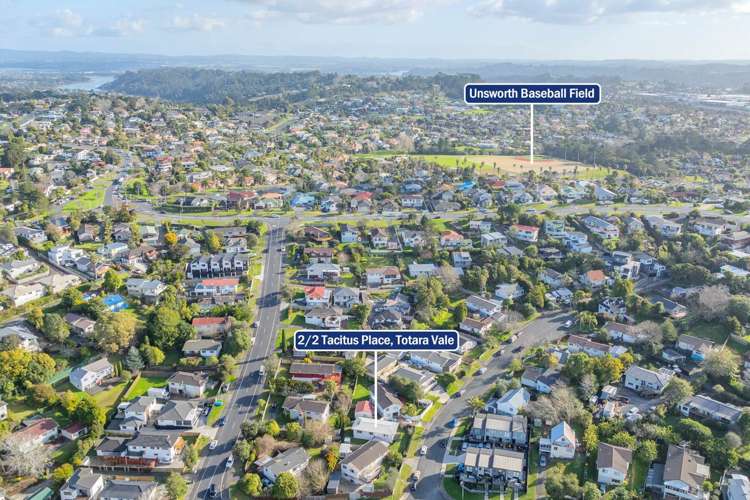 2/2 Tacitus Place Totara Vale_18