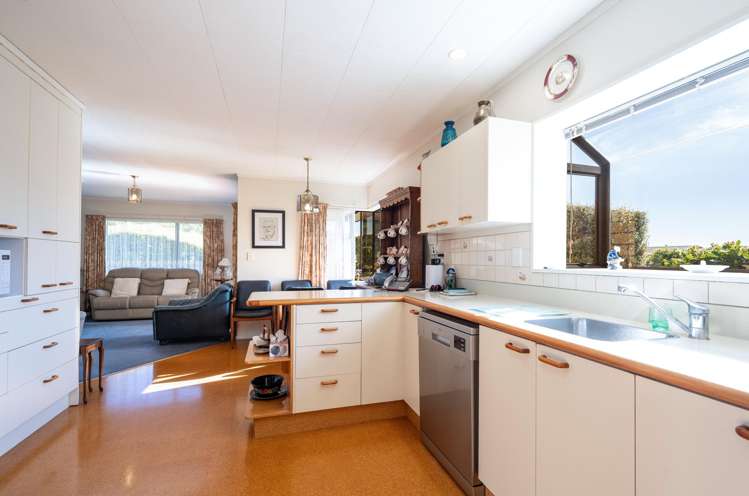 51 Churchill Avenue_3