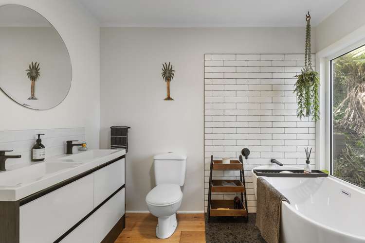 23 Scenic Drive Titirangi_16