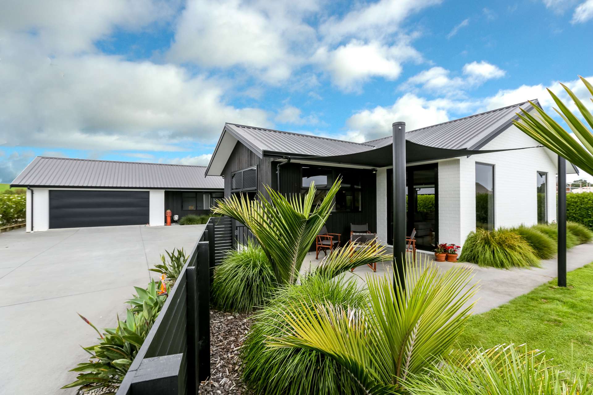 8a Sampson Avenue Waiwhakaiho_0