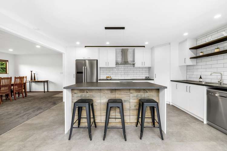 28 Mirrabooka Avenue Botany Downs_8