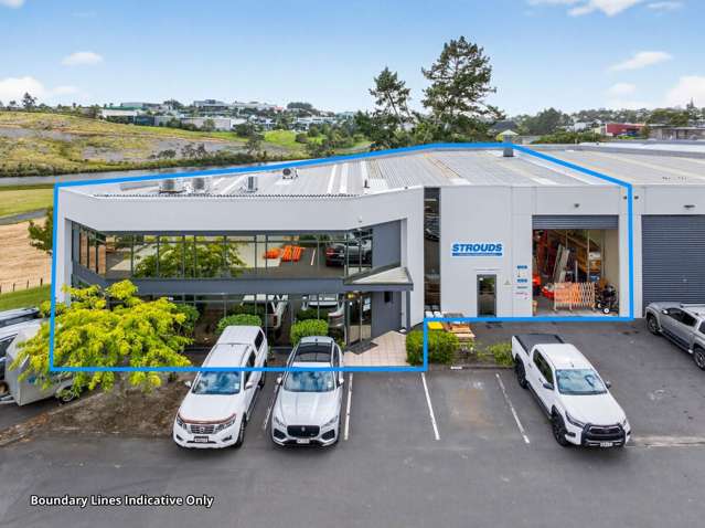 494sqm Industrial Gem with a View!